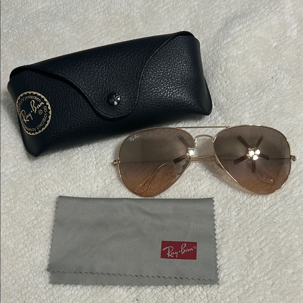 Ray-Ban Gold Aviator Sunglasses